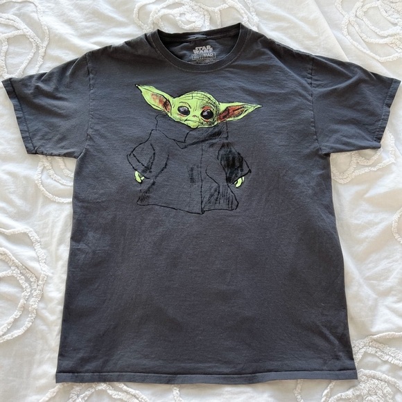Star Wars Baby Yoda Grey Short Sleeve Mens Tee Size Large - Picture 1 of 3